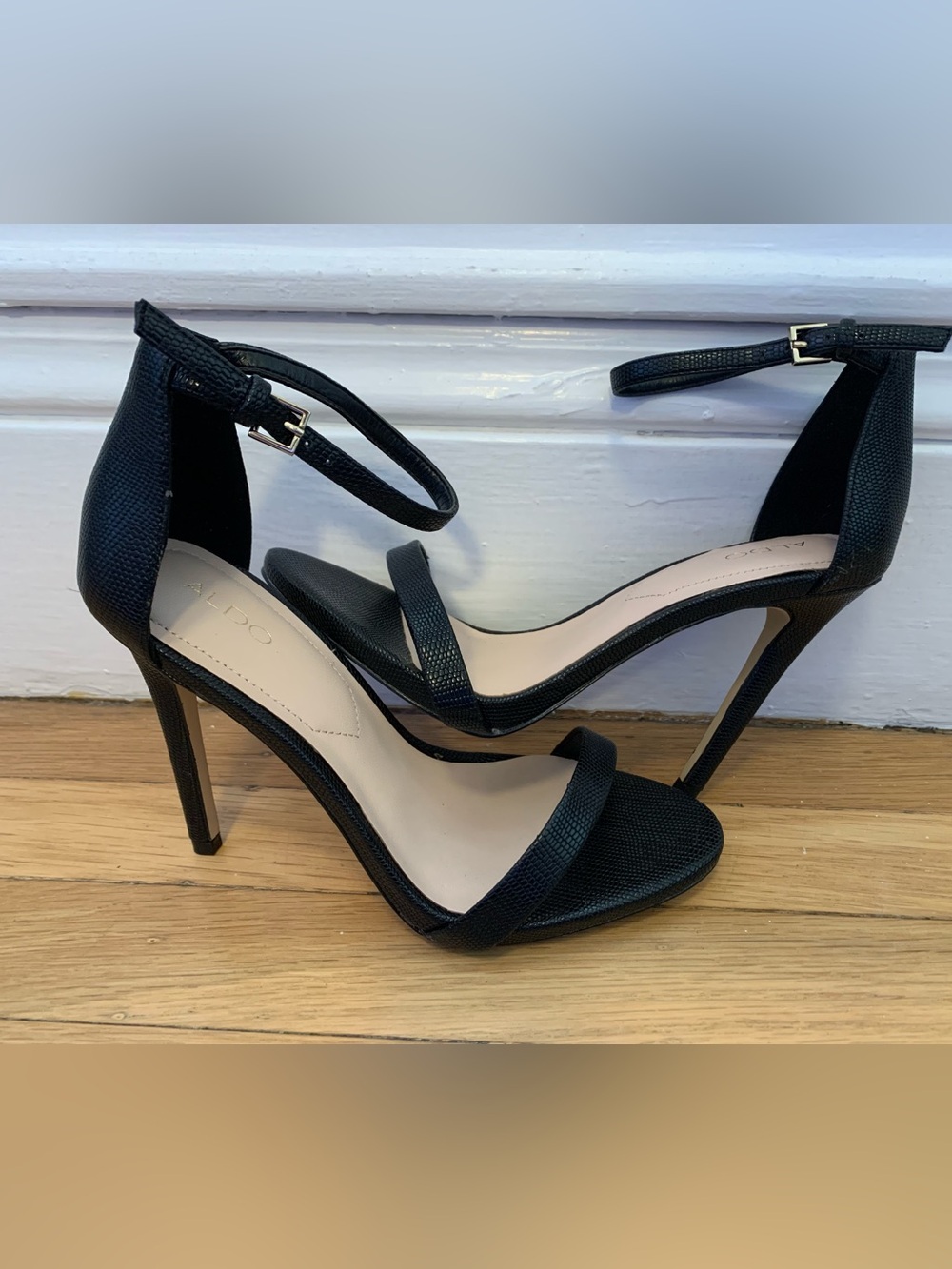 GUC ALDO Hi-Heel Black Women's Ankle Strap Textured Leather Sandals in Size 7.5M - Picture 8 of 15